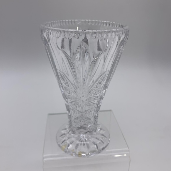GENUINE 24% LEAD CRYSTAL Small 4” Footed Vase Diamond Point Palm Pattern Germany - Picture 4 of 7